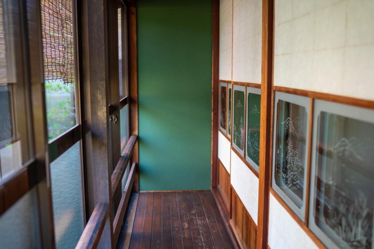 Machiya Guest House Carta Kanazawa Bagian luar foto