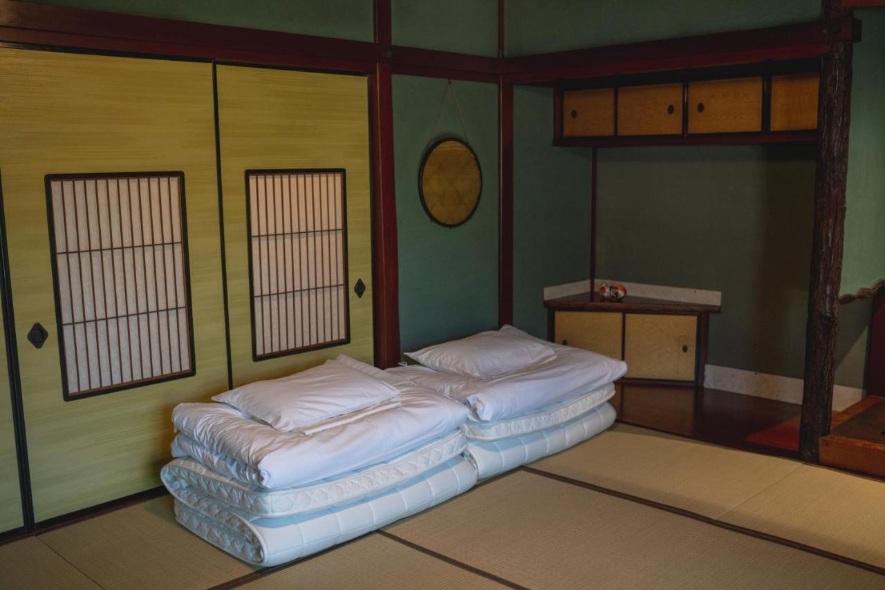 Machiya Guest House Carta Kanazawa Bagian luar foto