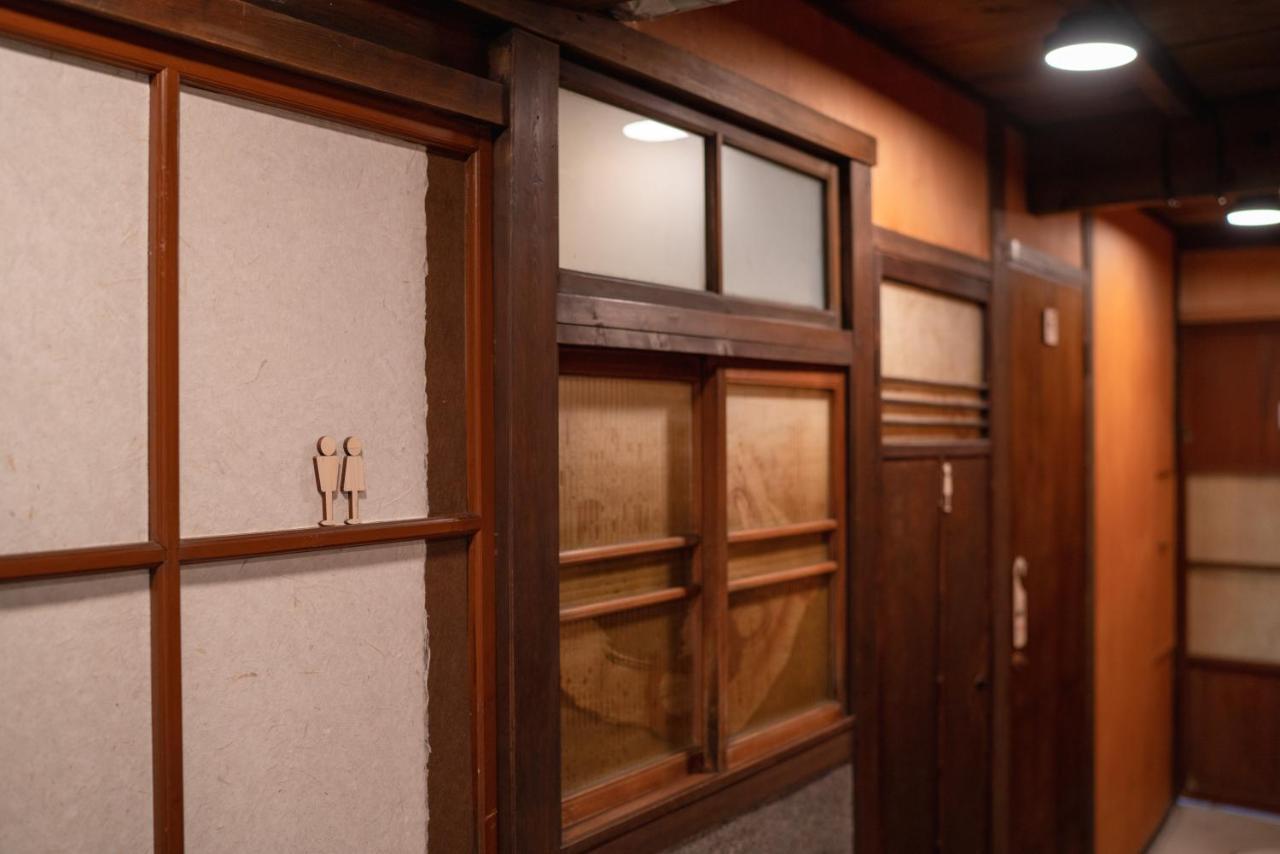 Machiya Guest House Carta Kanazawa Bagian luar foto