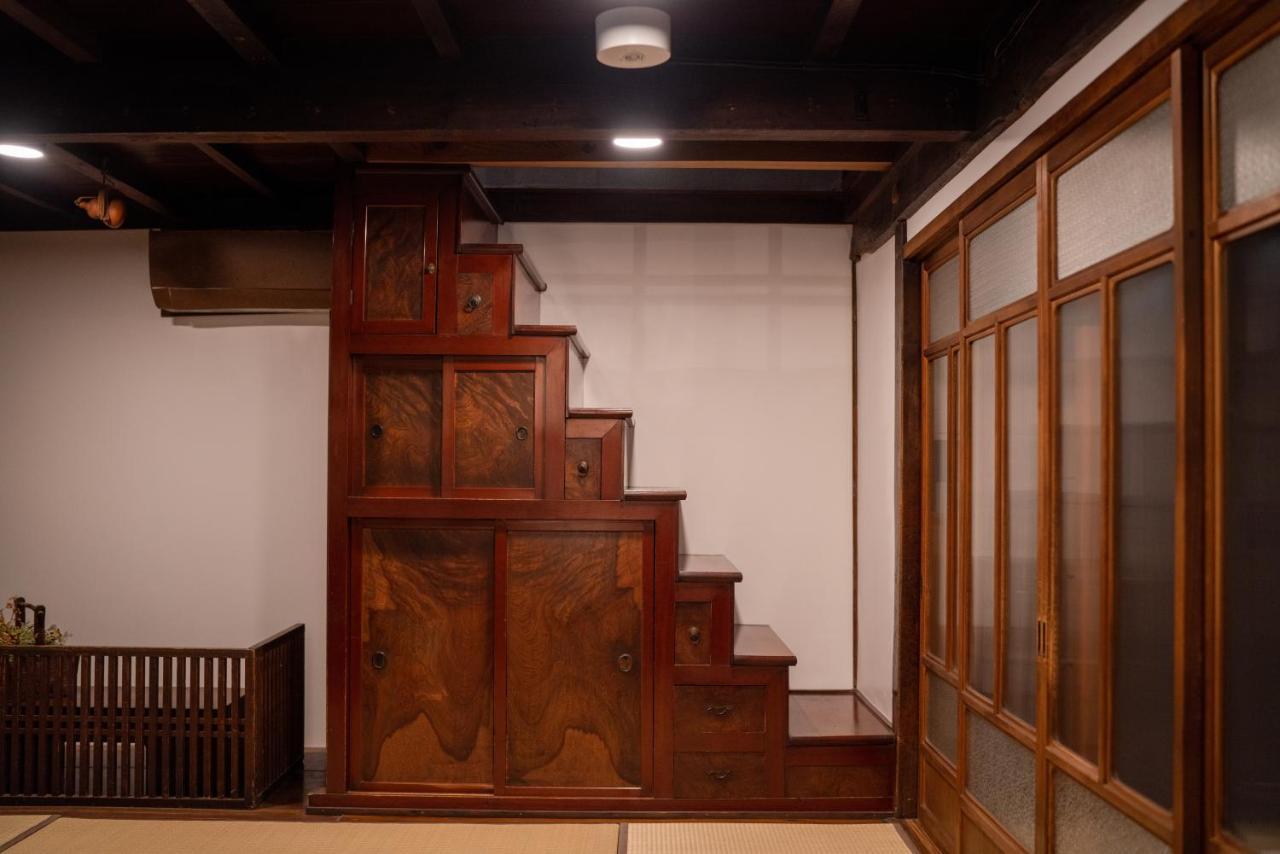 Machiya Guest House Carta Kanazawa Bagian luar foto