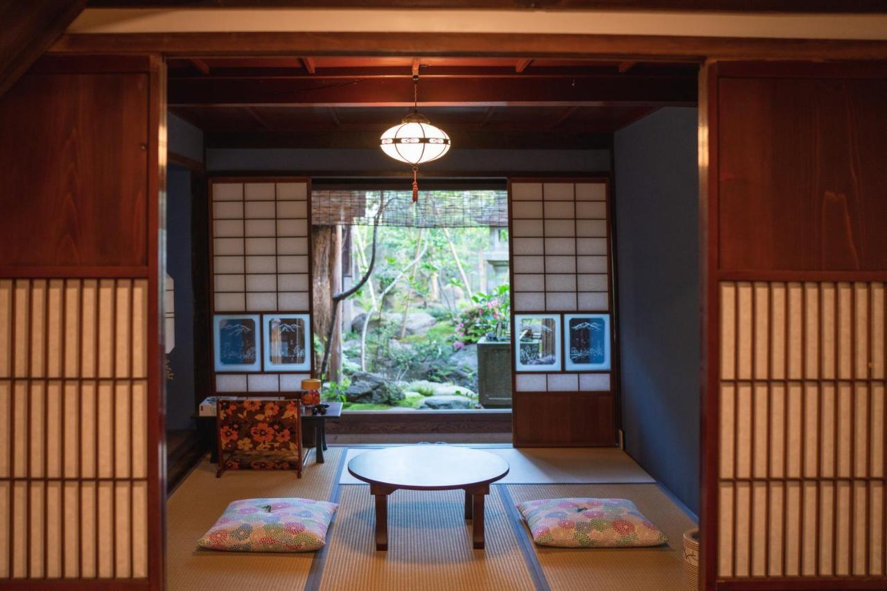 Machiya Guest House Carta Kanazawa Bagian luar foto