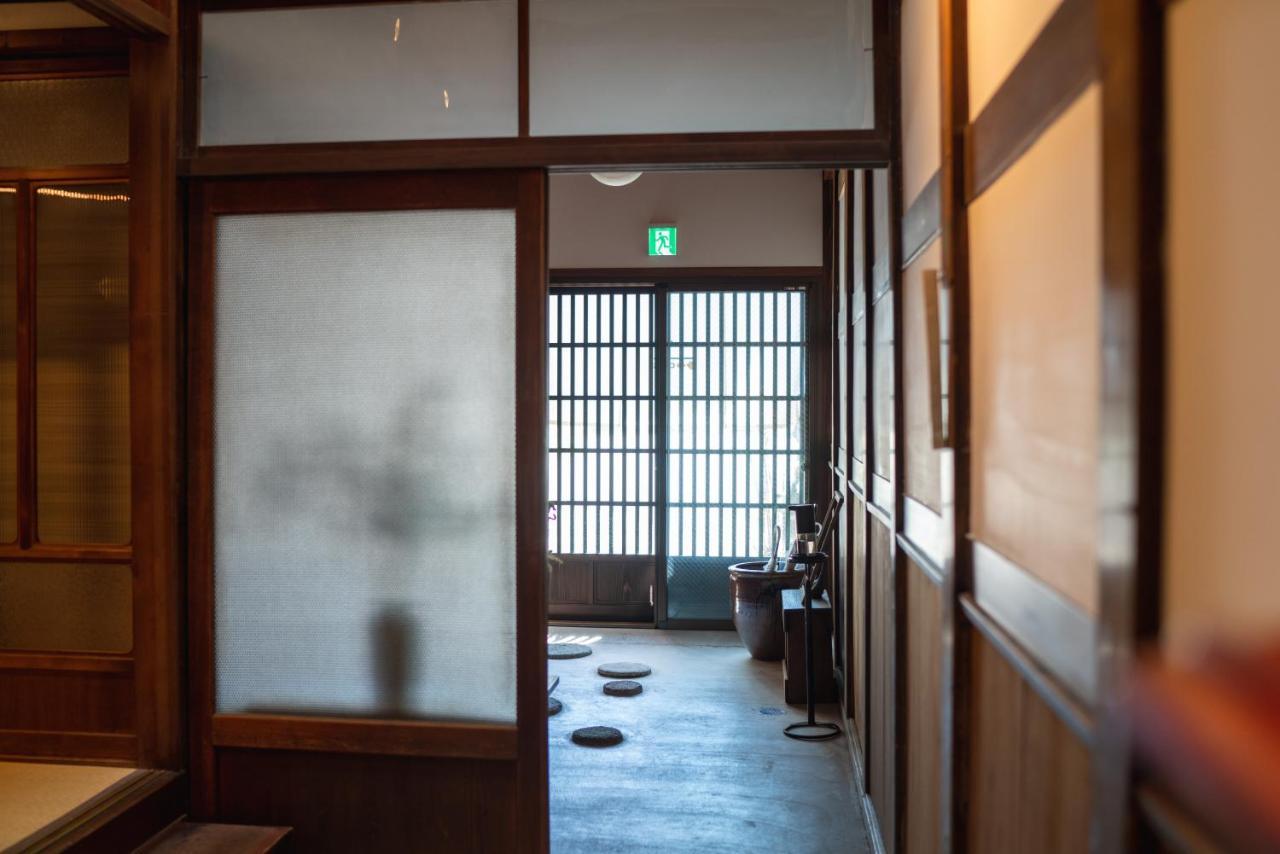 Machiya Guest House Carta Kanazawa Bagian luar foto